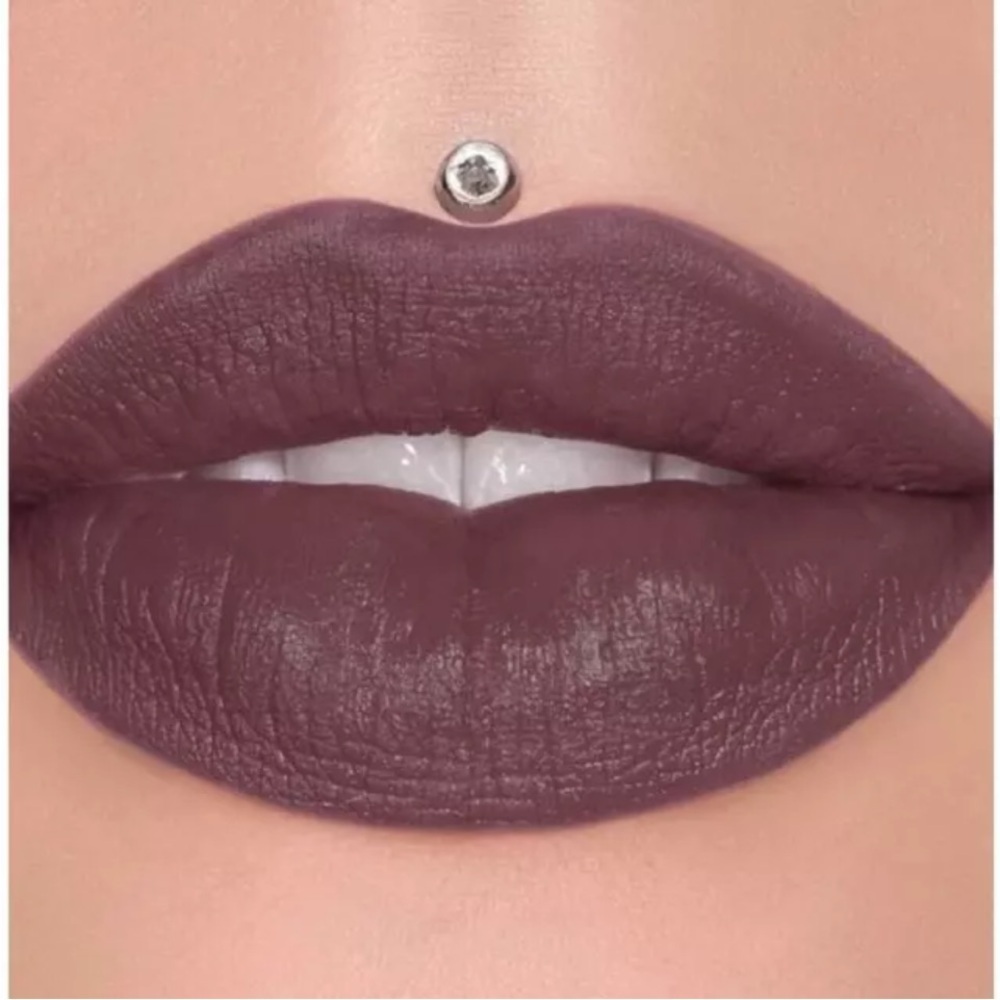 Jeffree Star Velvet Trap Lipstick In The Color Mouse Trap - Picture 4 of 4